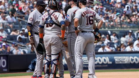 Verlander throws 7 solid innings to begin 2nd stint with Astros but loses 3-1 to Yankees